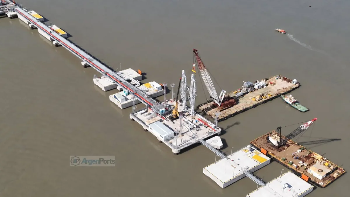 Montaje de nuevos brazos de carga en Puerto Rosales potenciará exportaciones de petróleo