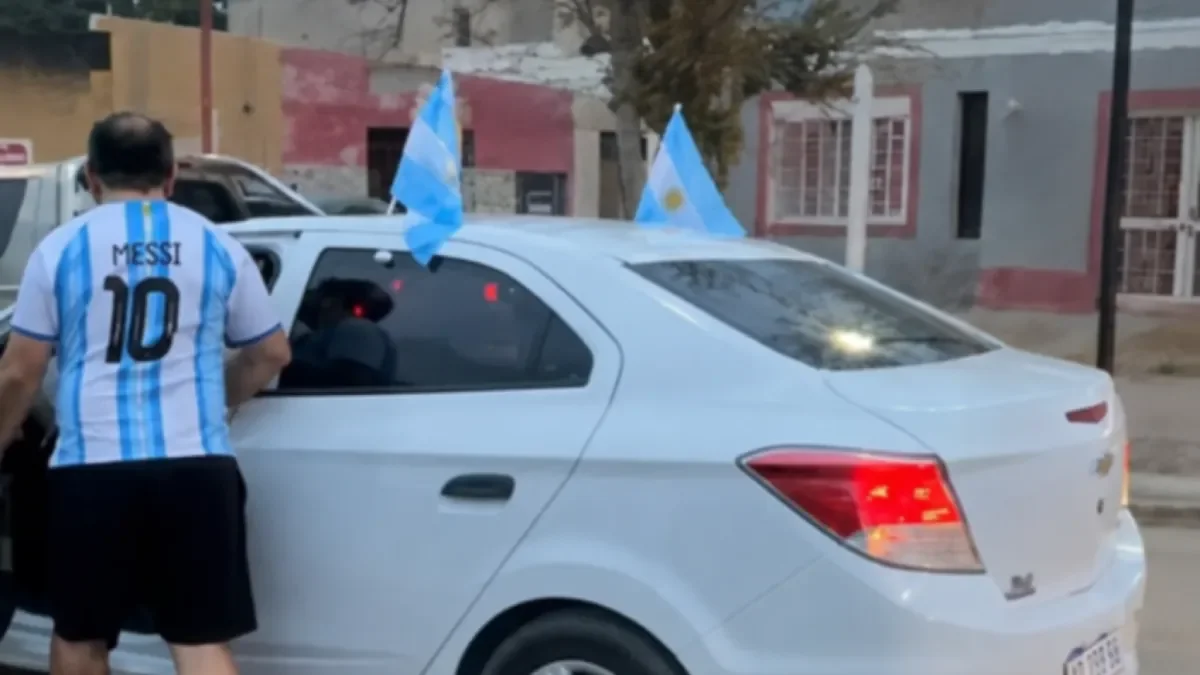 Mujer denuncia agresión por un conflicto relacionado con una camiseta