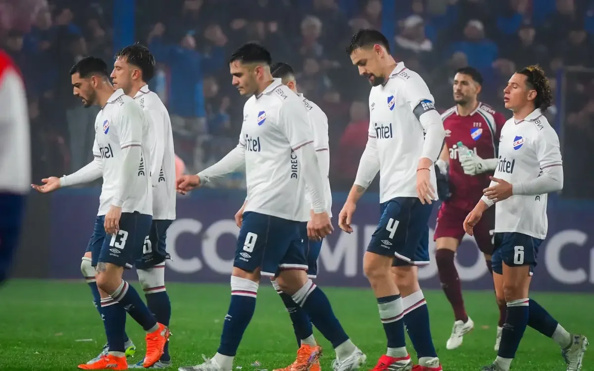 Nacional enfrenta crisis tras dura derrota en casa y reacciones de los hinchas