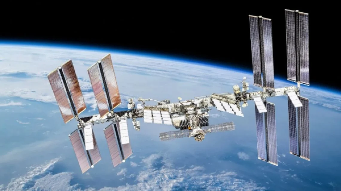 NASA coordina "evacuación médica" de astronautas en la Estación Espacial Internacional