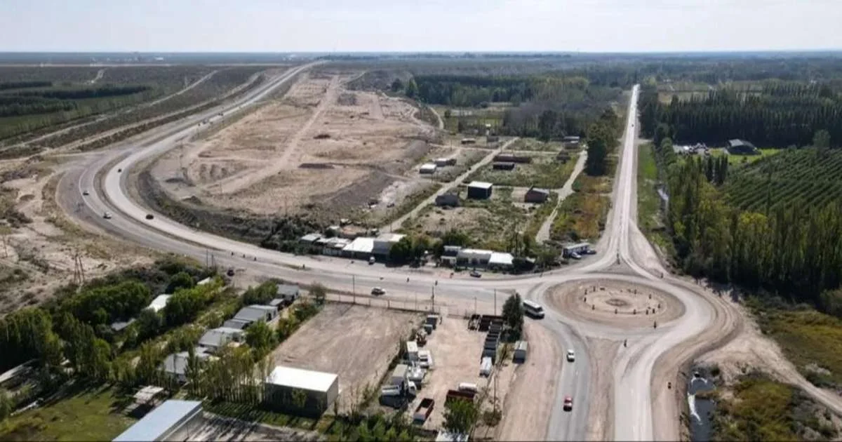 Neuquén avanza en la pavimentación de rutas clave para el desarrollo de Vaca Muerta