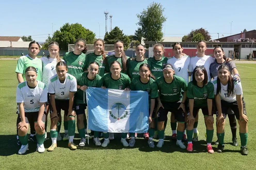 Neuquén brilla en el deporte: semifinales en fútbol, básquet y vóleibol masculino