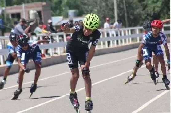 Neuquén brilla en el torneo de Patín Carrera en Mar del Plata