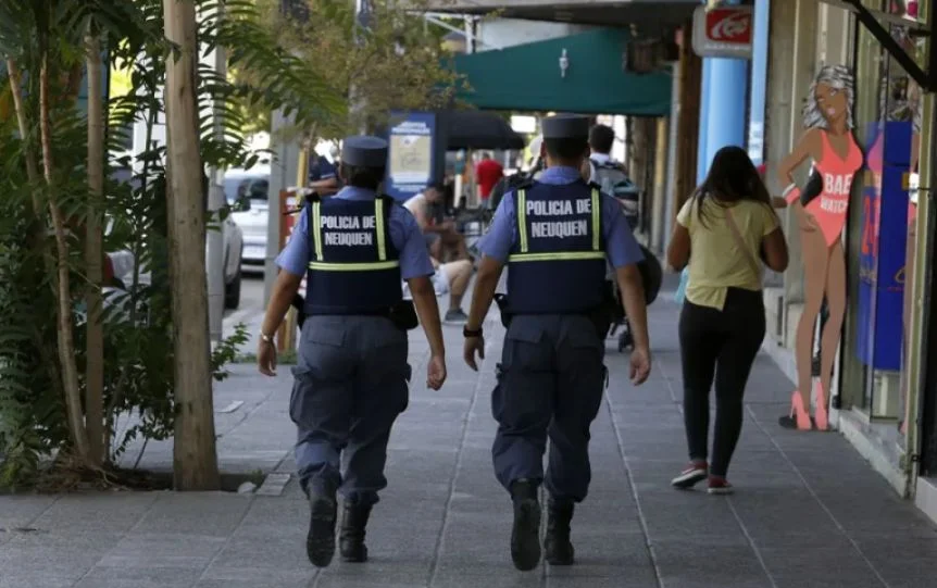 Neuquén destina $2.359 millones para equipamiento policial de baja letalidad
