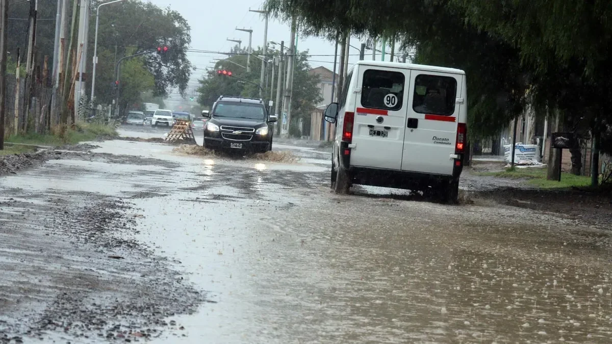 Neuquén enfrenta condiciones climáticas adversas: lluvias y nevadas intensas en la región