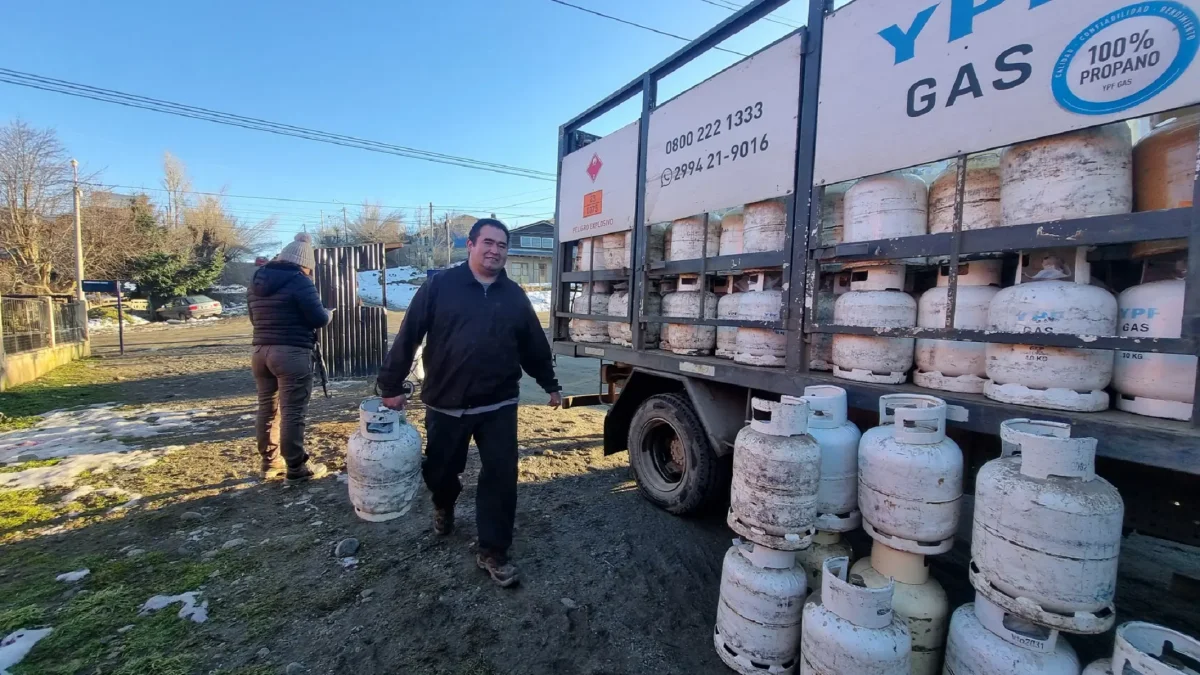 Neuquén garantiza abastecimiento de gas a hogares sin conexión con compra de 32 mil garrafas