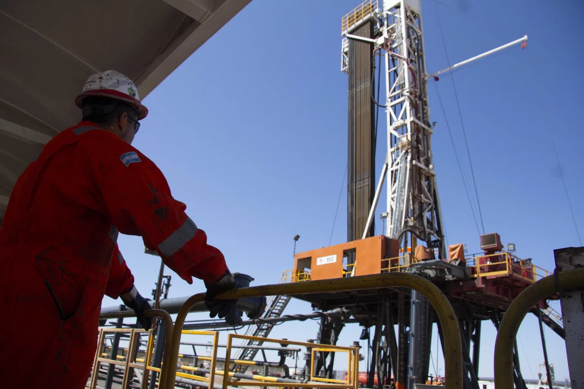 Neuquén intensifica la búsqueda de mano de obra local para el sector petrolero