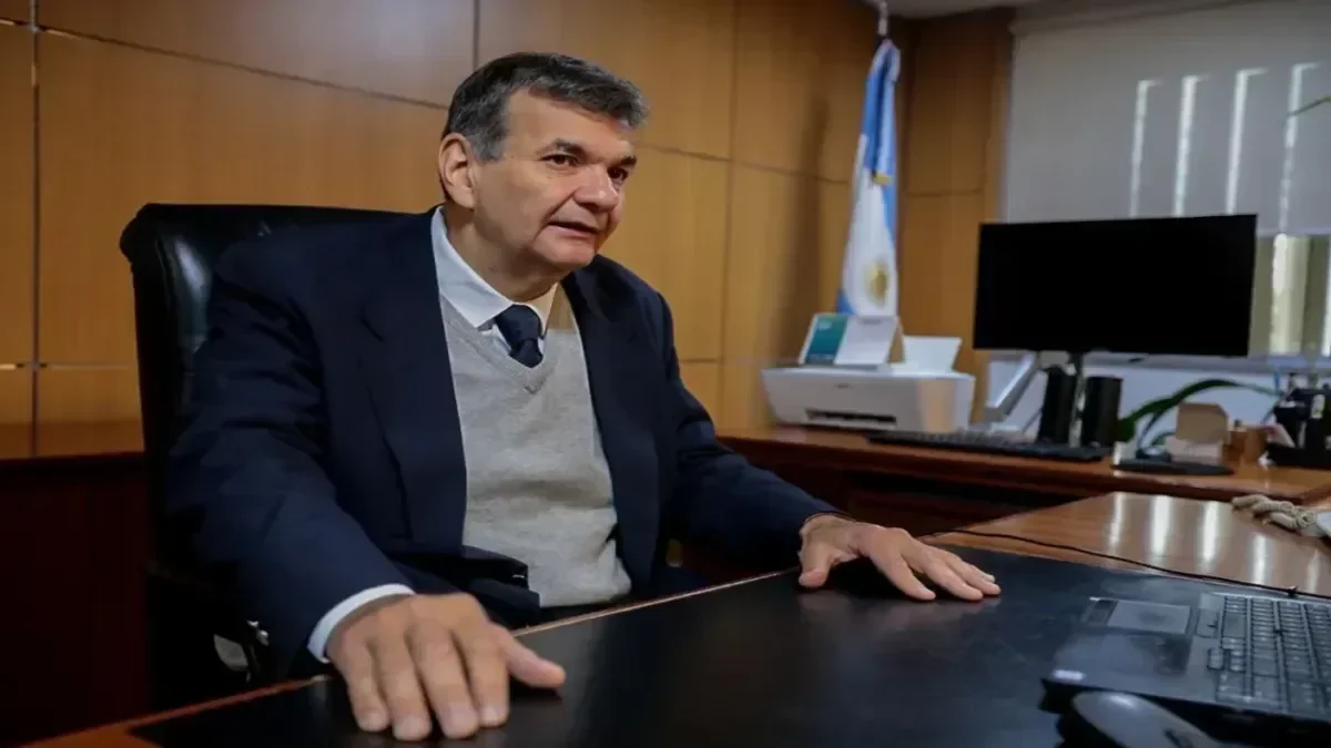 Neuquén mantiene equilibrio fiscal en medio de recortes de fondos federales