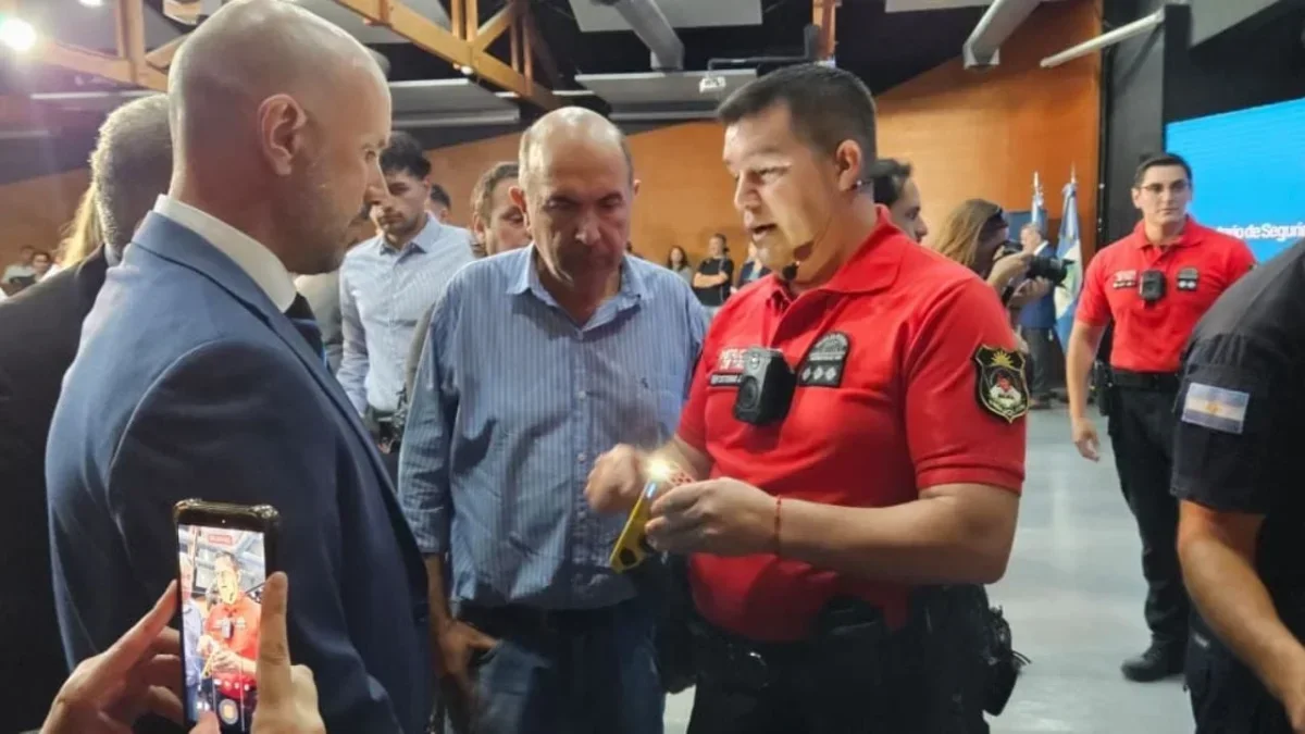 Neuquén refuerza seguridad urbana con la incorporación de pistolas Taser