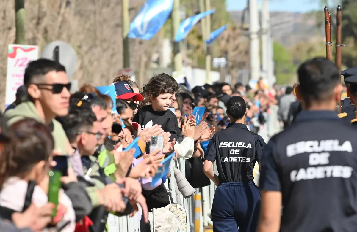 Neuquén se viste de fiesta: detalles del mega desfile por el 9 de julio y cortes de tránsito