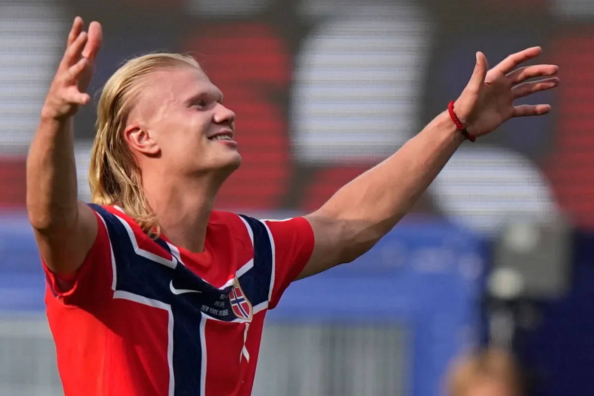 Noruega sorprende al eliminar a Brasil en octavos de final con doblete de Haaland