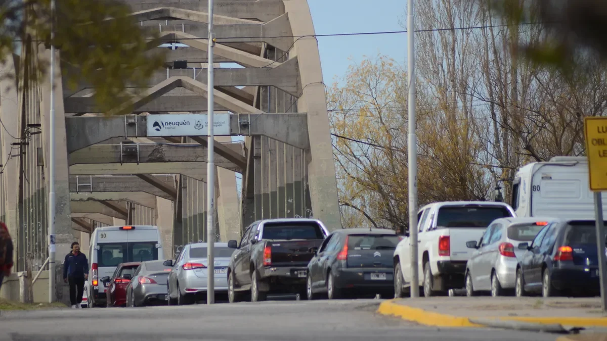 Obras viales generan congestión en el Puente Carretero entre Cipolletti y Neuquén