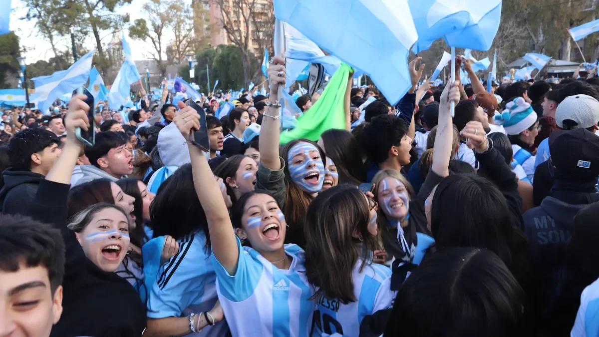Operativo de seguridad en Neuquén para el partido Argentina-Suiza en el Mundial