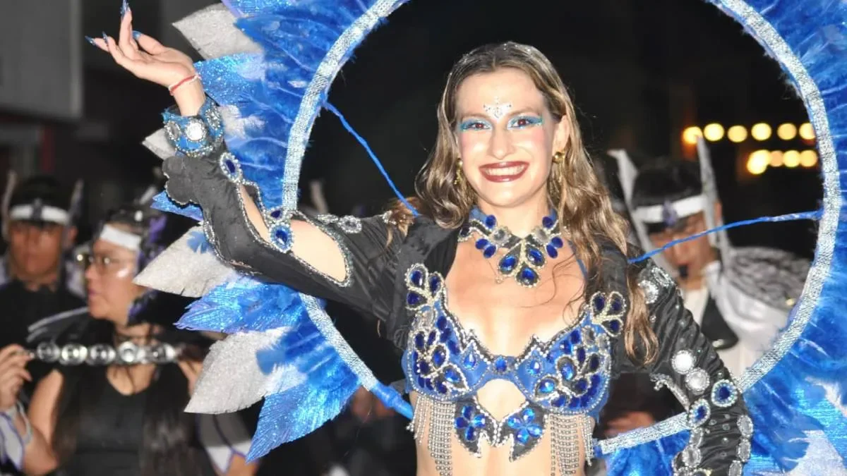 Pasión y compromiso: la futura abogada que brilla en el carnaval