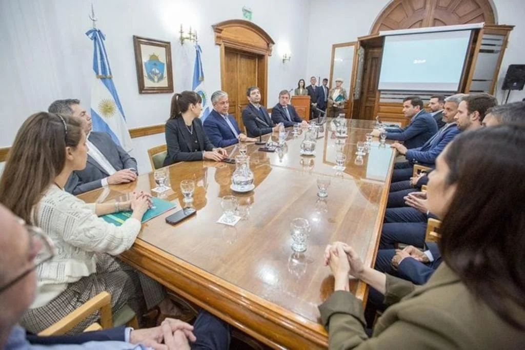 PCR se asegura tres áreas de exploración en Vaca Muerta, potenciando la producción en Neuquén
