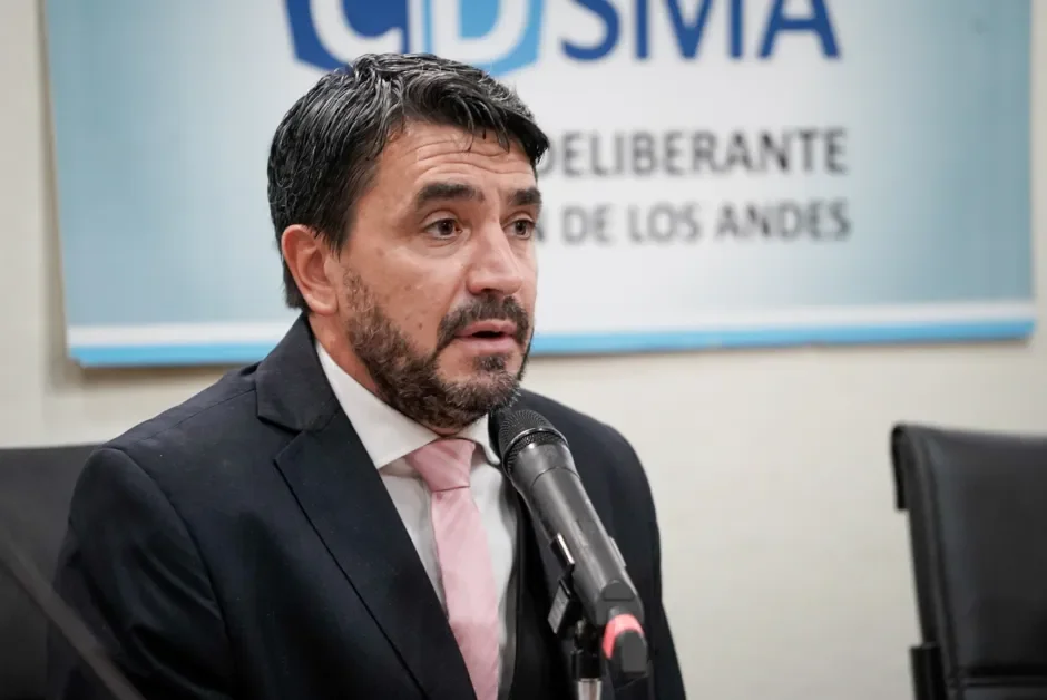 Protesta en Zapala: exigen la renuncia de Saloniti en sesión especial solicitada