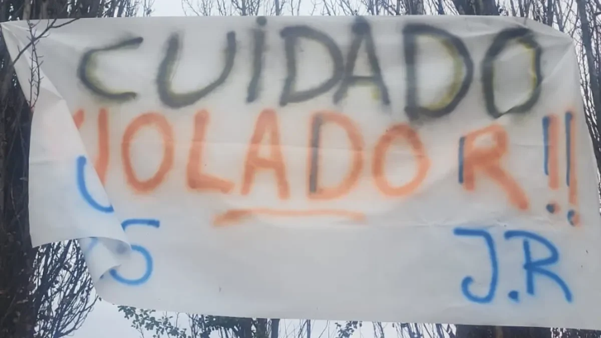 Protesta vecinal frente a la casa del empresario condenado por abuso sexual