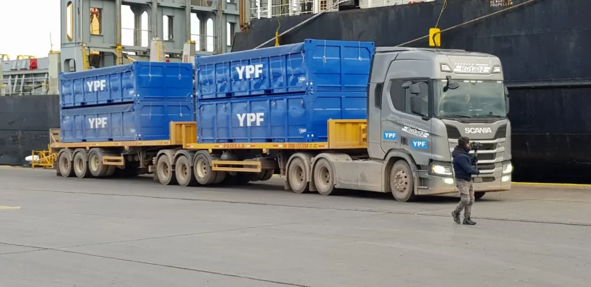Prueba de bitrenes en Vaca Muerta: nuevos modelos circularán de noche