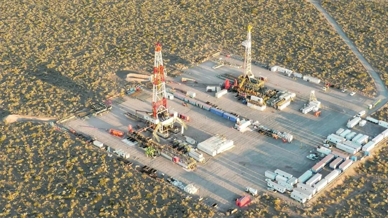 Récord de producción de petróleo en Argentina: Vaca Muerta se acerca al millón de barriles diarios