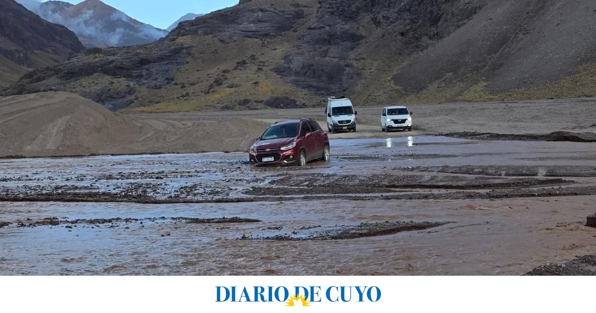 Rescate exitoso: familia atrapada por creciente en Paso Internacional de Agua Negra