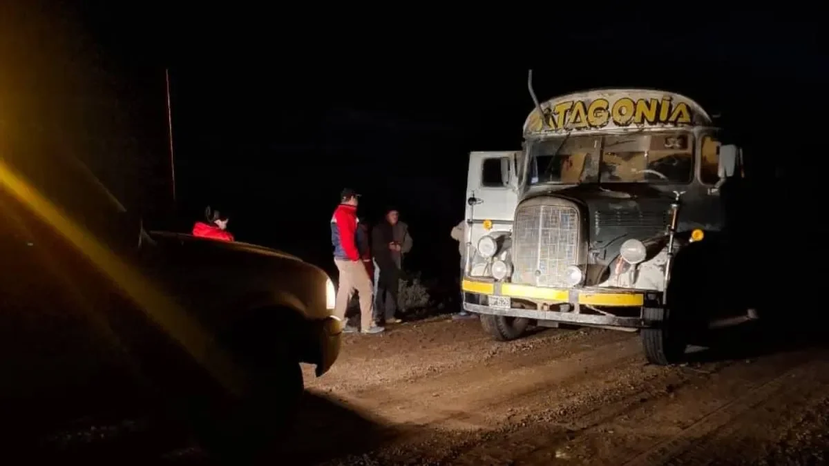 Rescate urgente de un motorhome en una ruta intransitable por el temporal