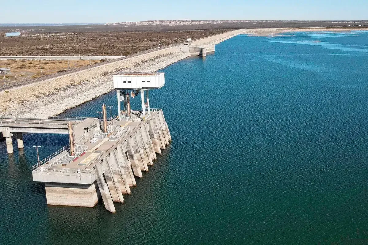 Río Negro establece puntos estratégicos para captar agua en proyectos hidrocarburíferos