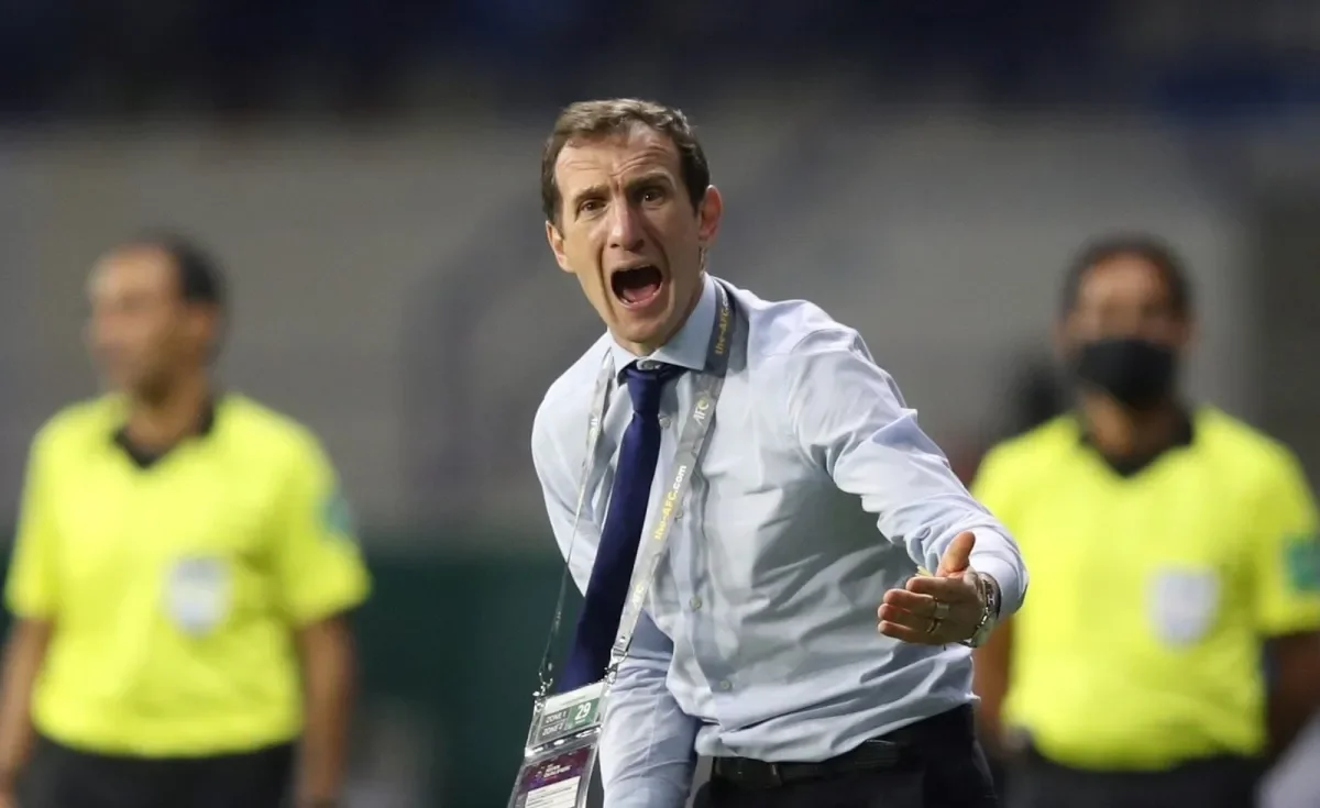 Riquelme busca a Arruabarrena como nuevo director técnico de Boca Juniors