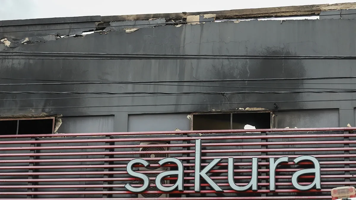 Sakura enfrenta las consecuencias de un incendio que afecta sus operaciones