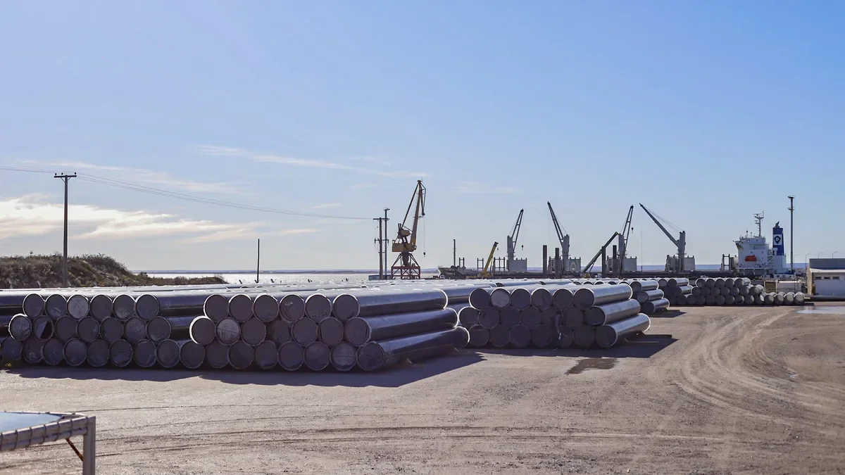 San Antonio Este avanza en la instalación del gasoducto San Matías en el puerto.