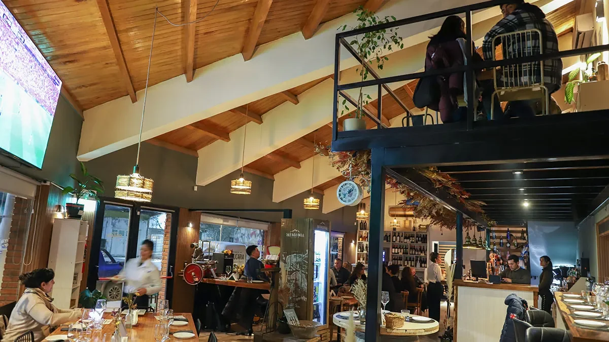 Sebastián Mazzuchelli sorprende con sus ahumados en un restaurante emblemático