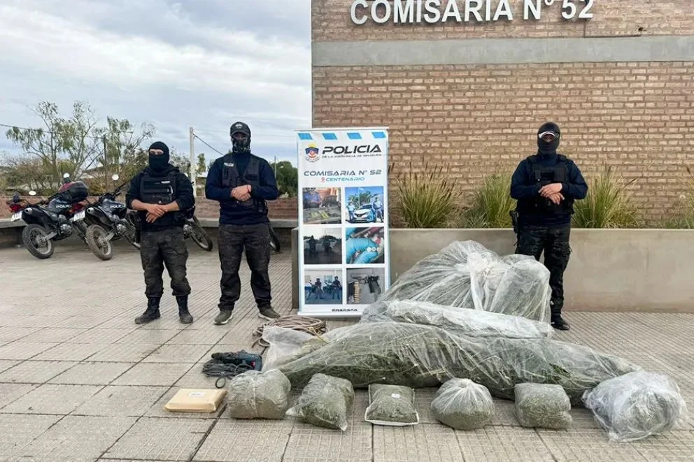Secuestran drogas, un arma y elementos robados en dos allanamientos
