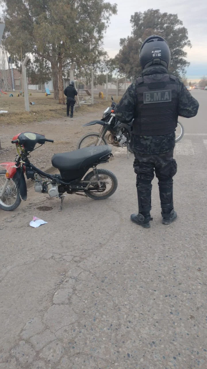 Secuestran moto robada en Fernández Oro tras denuncia de su propietario