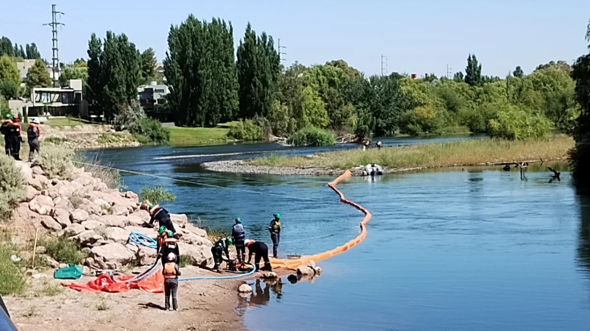 Simulacro de derrame en el río Neuquén: medidas de prevención en marcha