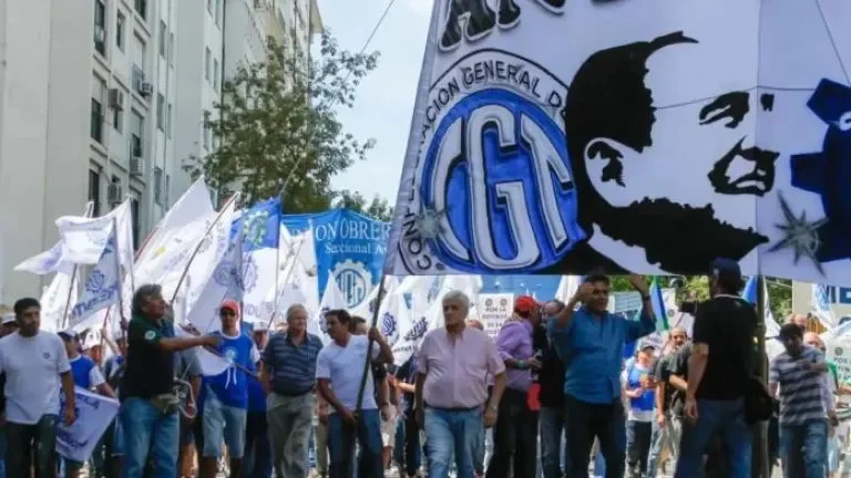 Sindicalistas movilizan al Congreso en defensa de las jubilaciones