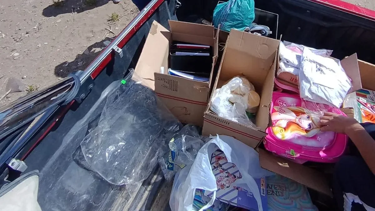 Solidaridad en acción: entrega de 100 kits escolares a familias en necesidad