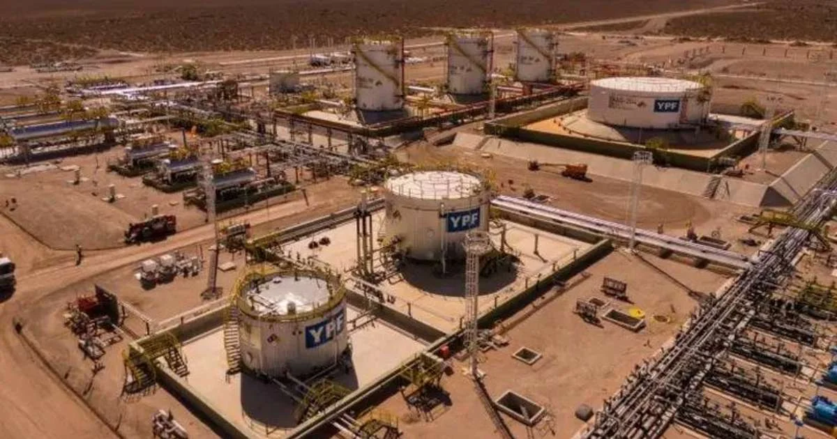 Sturzenegger responde a las críticas sobre el derrame en Vaca Muerta y el análisis del sector