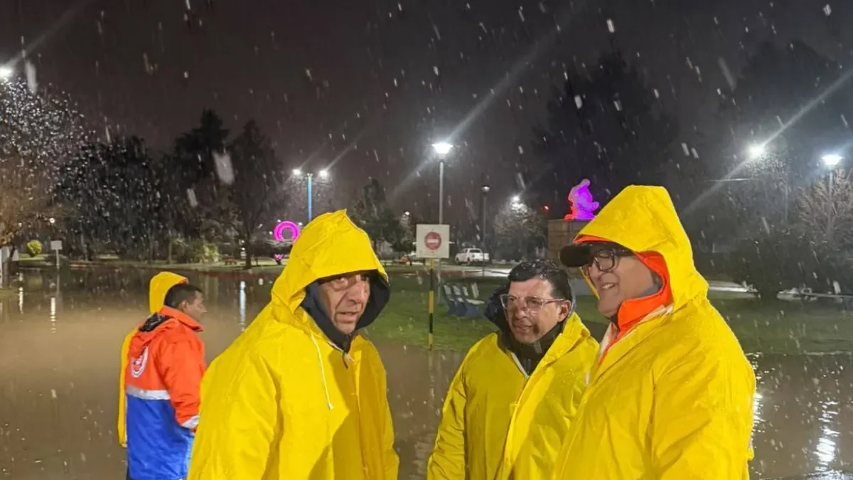Temporal de nieve y lluvia deja localidades sin luz y sin clases en Neuquén