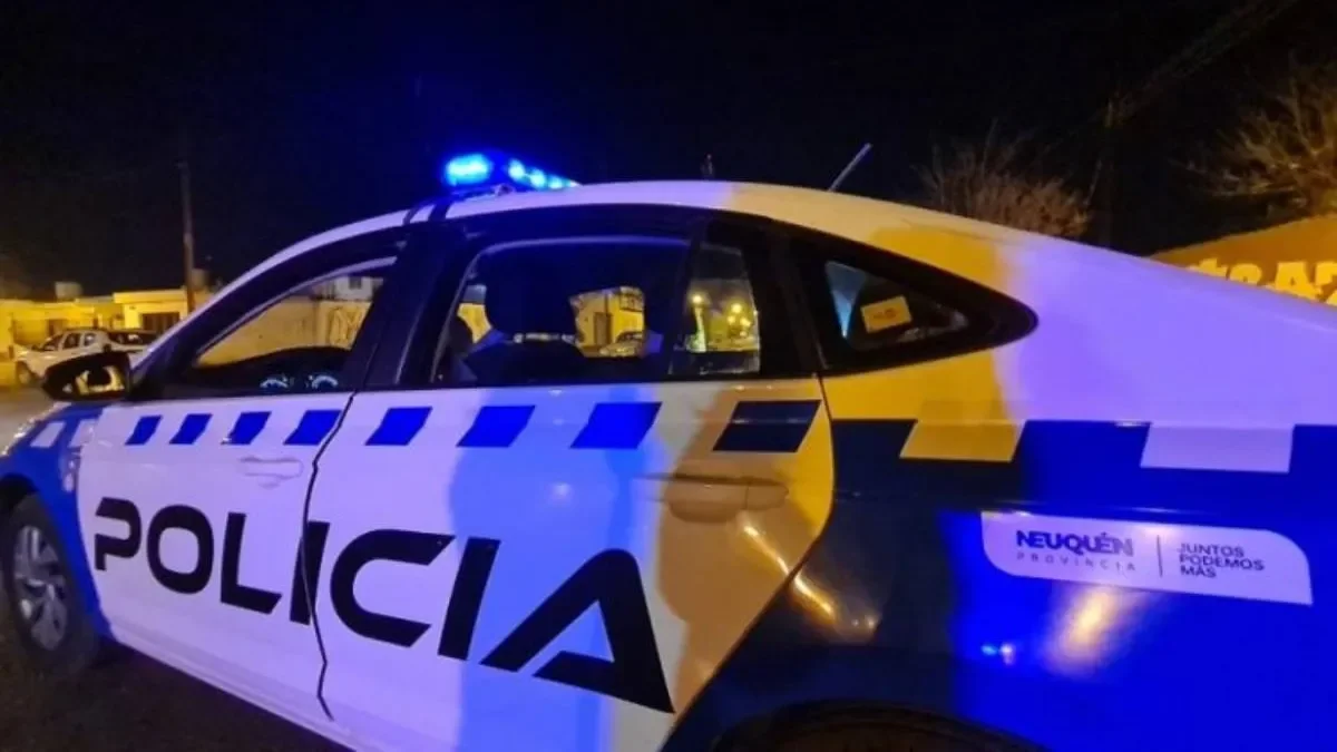 Tensión en Neuquén: disturbios y enfrentamientos con la Policía tras un robo armado