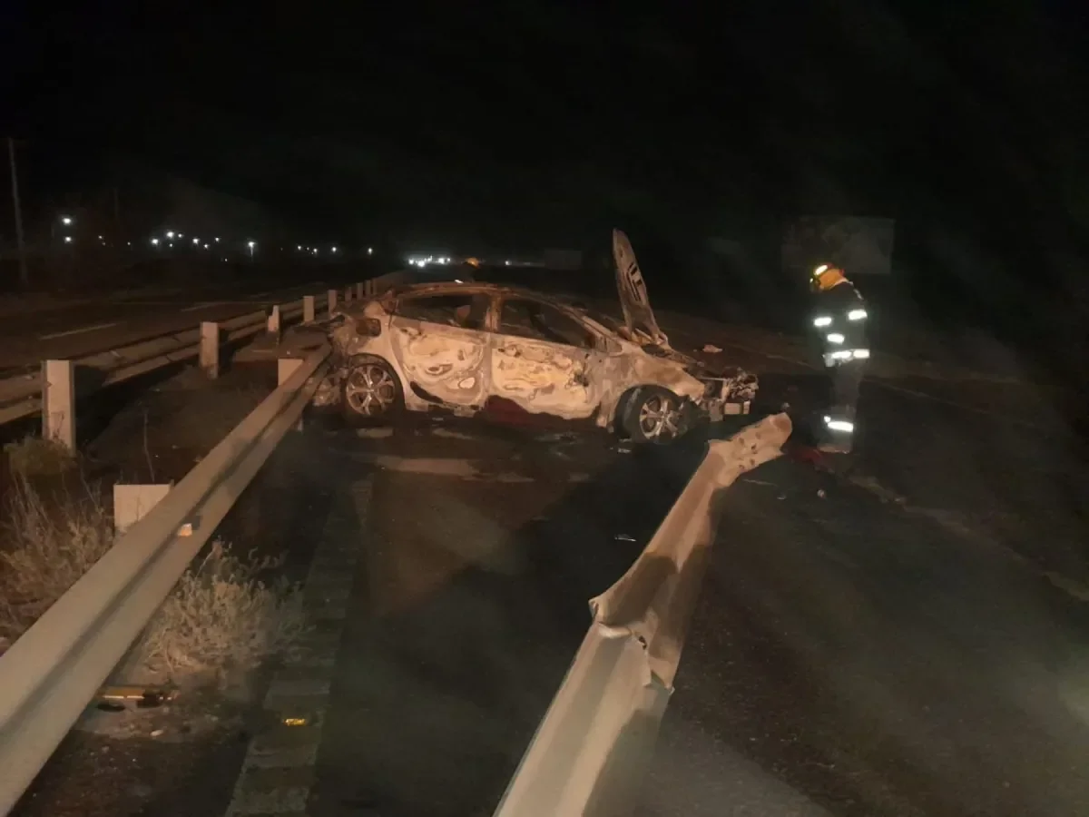 Tragedia en Ruta 22: un hombre fallece en un incendio vehicular en Río Negro