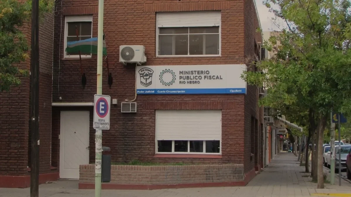 Tres hombres imputados por violación de domicilio y daños en Cipolletti