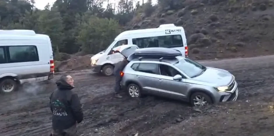Turistas y operadores exigen soluciones urgentes por el deterioro de la Ruta 19 a Chapelco