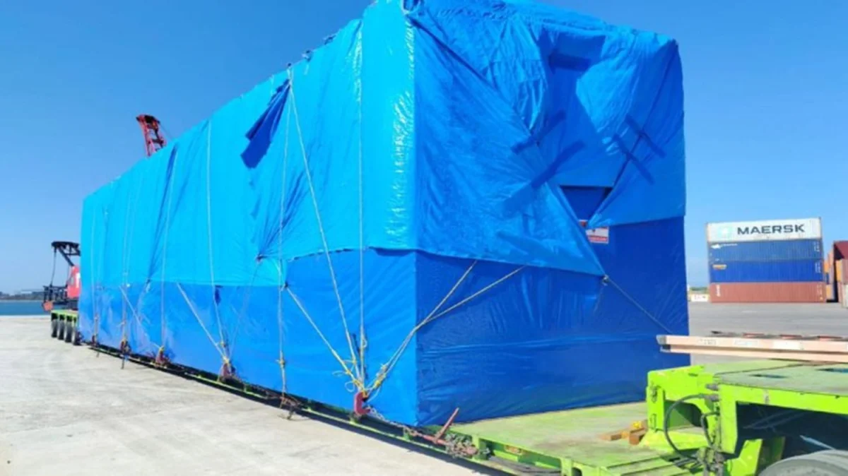 Un camión gigante se dirige al oleoducto de Vaca Muerta: impacto en el transporte regional