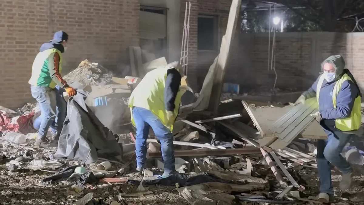 Un edificio en Neuquén se convierte en aguantadero: hallan excremento y basura acumulada