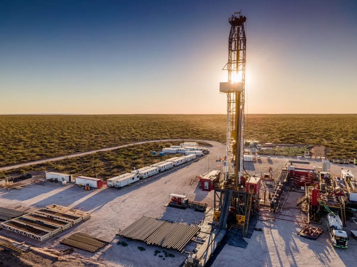 Vaca Muerta alcanza casi un millón de barriles diarios en producción de petróleo