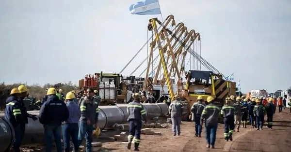 Vaca Muerta busca 40.000 trabajadores: sueldos atractivos y proceso de inscripción