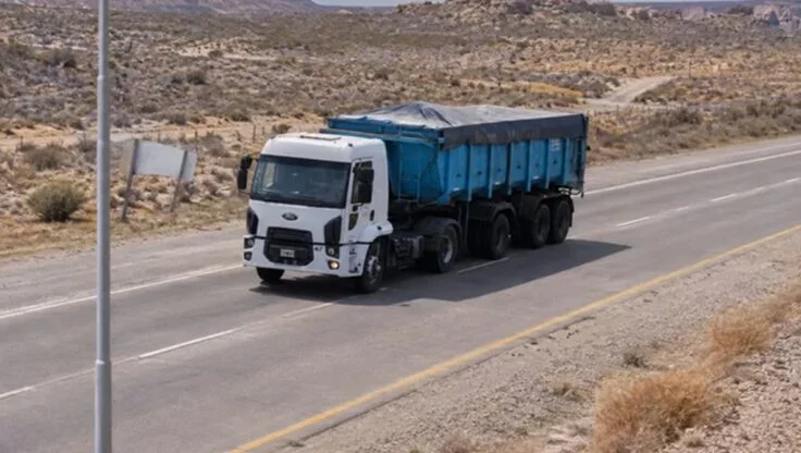 Vaca Muerta busca soluciones logísticas ante la escasez de arena para la producción