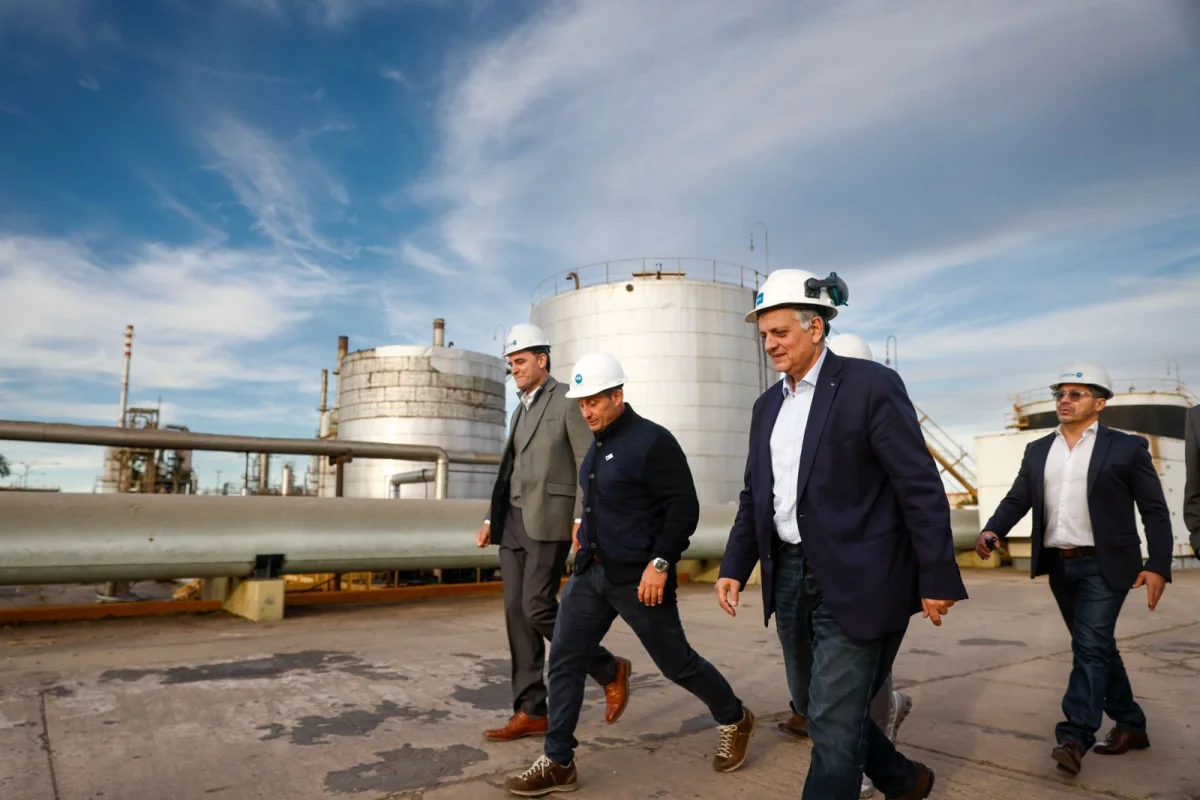 Vaca Muerta impulsa el superávit comercial argentino, aportando casi la mitad del total