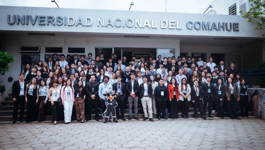 Vaca Muerta recibe a 120 estudiantes de ingeniería petrolera de todo el país