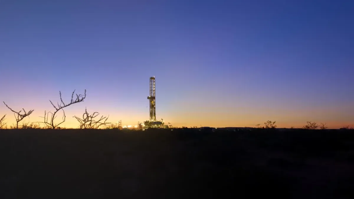 Vaca Muerta se beneficia del alza del petróleo: impacto en la economía argentina