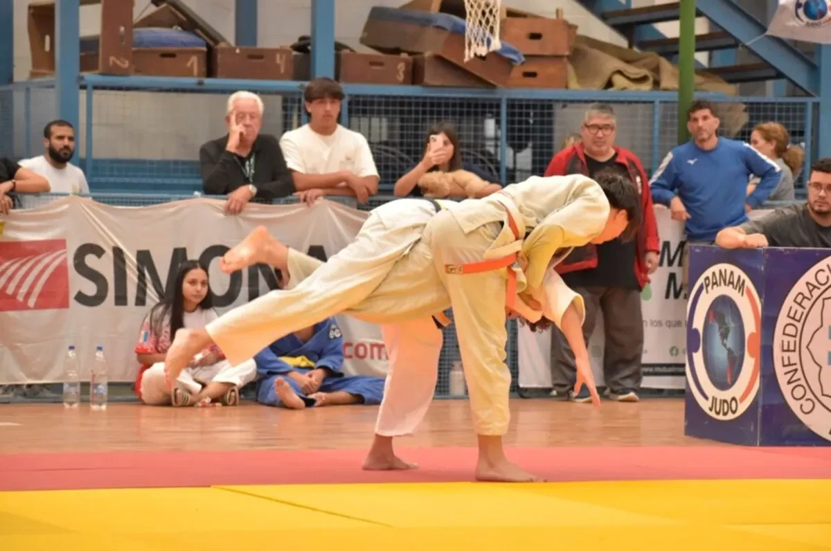 Veteranos de judo se preparan para el Open de la Confluencia en Neuquén